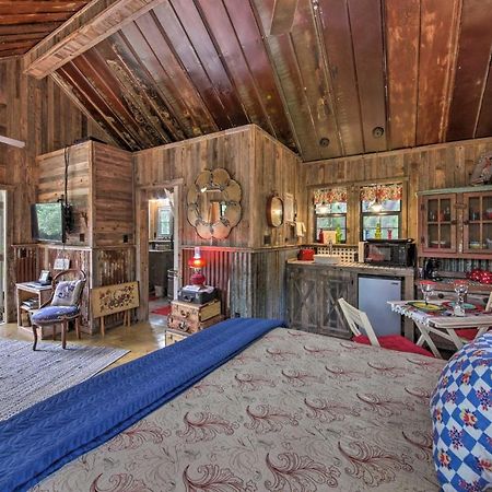 Snuggle Inn Wimberley Cabin With Fire Pit And Deck 外观 照片