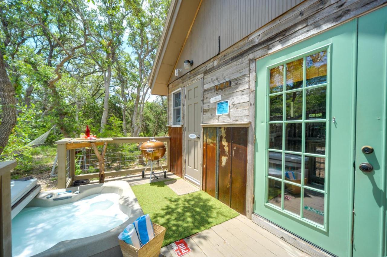 Snuggle Inn Wimberley Cabin With Fire Pit And Deck 外观 照片