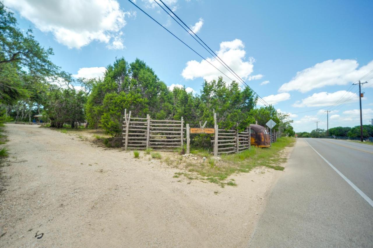 Snuggle Inn Wimberley Cabin With Fire Pit And Deck 外观 照片