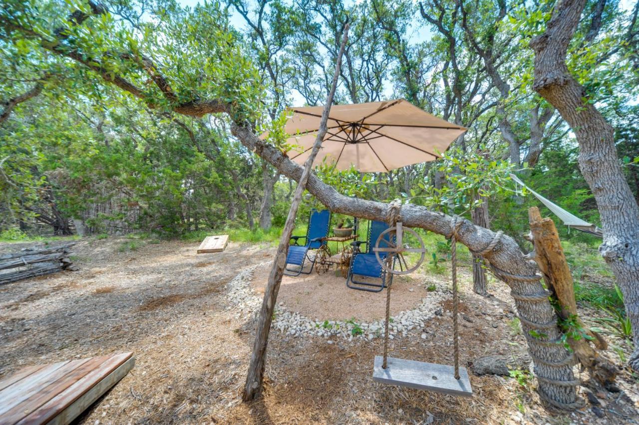 Snuggle Inn Wimberley Cabin With Fire Pit And Deck 外观 照片