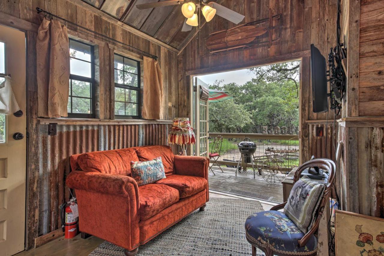 Snuggle Inn Wimberley Cabin With Fire Pit And Deck 外观 照片