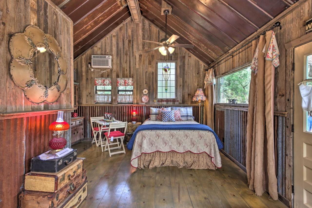 Snuggle Inn Wimberley Cabin With Fire Pit And Deck 外观 照片