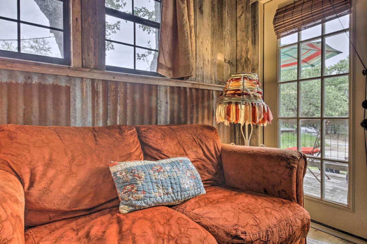 Snuggle Inn Wimberley Cabin With Fire Pit And Deck 外观 照片