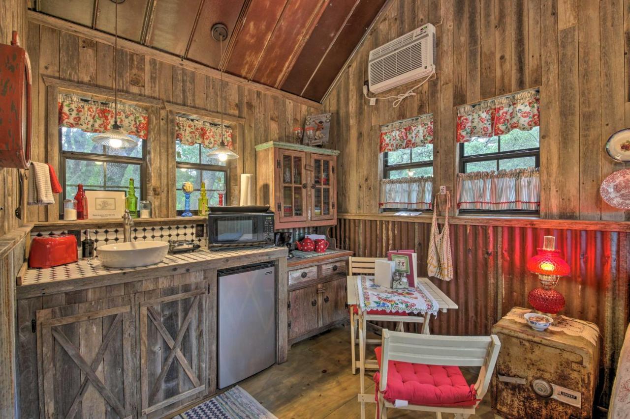 Snuggle Inn Wimberley Cabin With Fire Pit And Deck 外观 照片