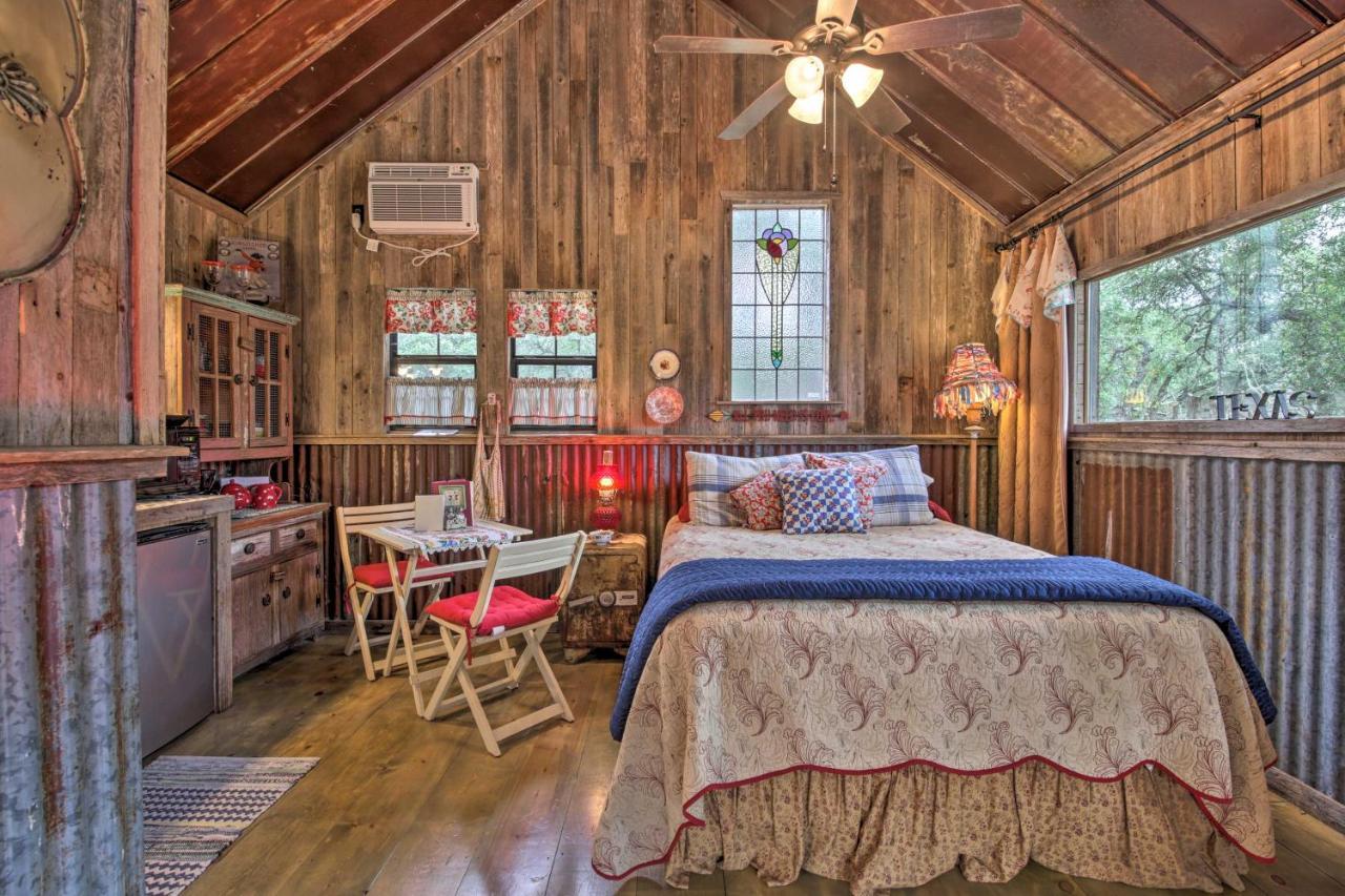 Snuggle Inn Wimberley Cabin With Fire Pit And Deck 外观 照片