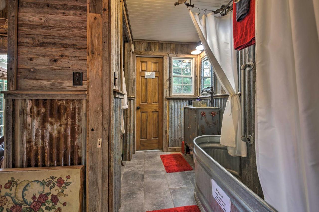 Snuggle Inn Wimberley Cabin With Fire Pit And Deck 外观 照片